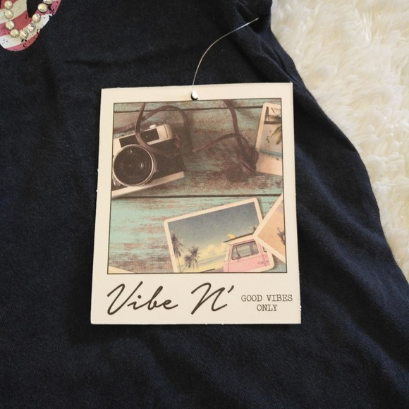 Vibe N' "Faith"🙏 Graphic Tee - NWT - Picture 8 of 11